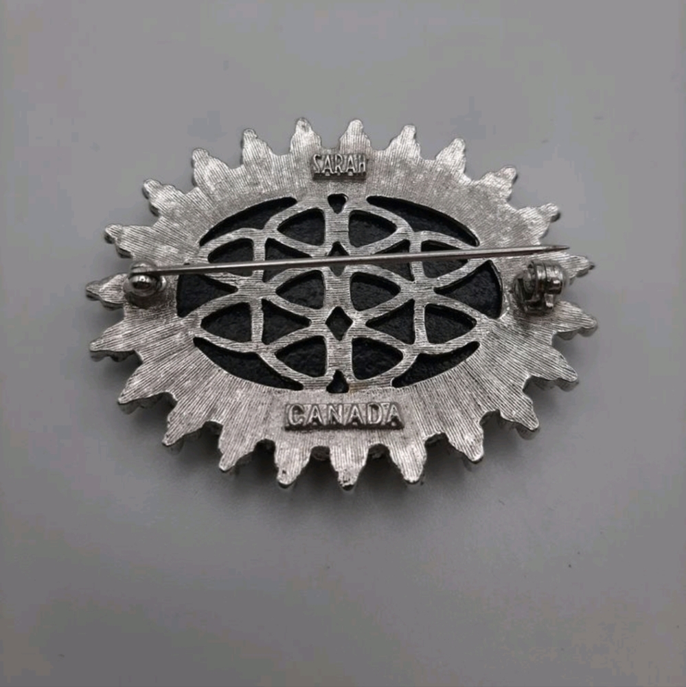 Vintage 1970's Sarah Coventry Brooch - Picture 3 of 3